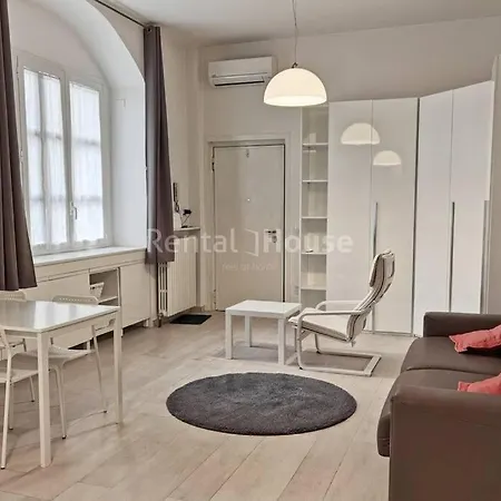 Апартаменты Loft Open Indipendente All'interno Di Un Cortile *