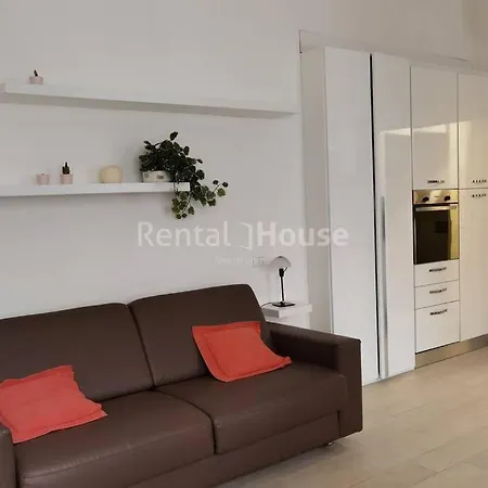 Апартаменты Loft Open Indipendente All'interno Di Un Cortile *